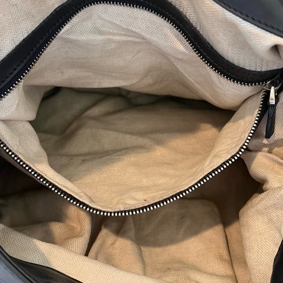 Elegant GUCCI Black Calf Skin Leather Hobo Bag, with chunky silver hardware. - Picture 12 of 12